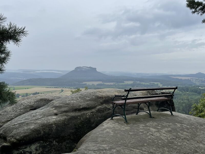 Blick von einem Felsen in der Sächsischen Schweiz